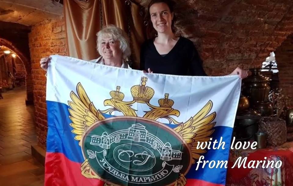 Florence Remy et Galina Stepanova, propriétaire du domaine et mécène du Prix Maryino